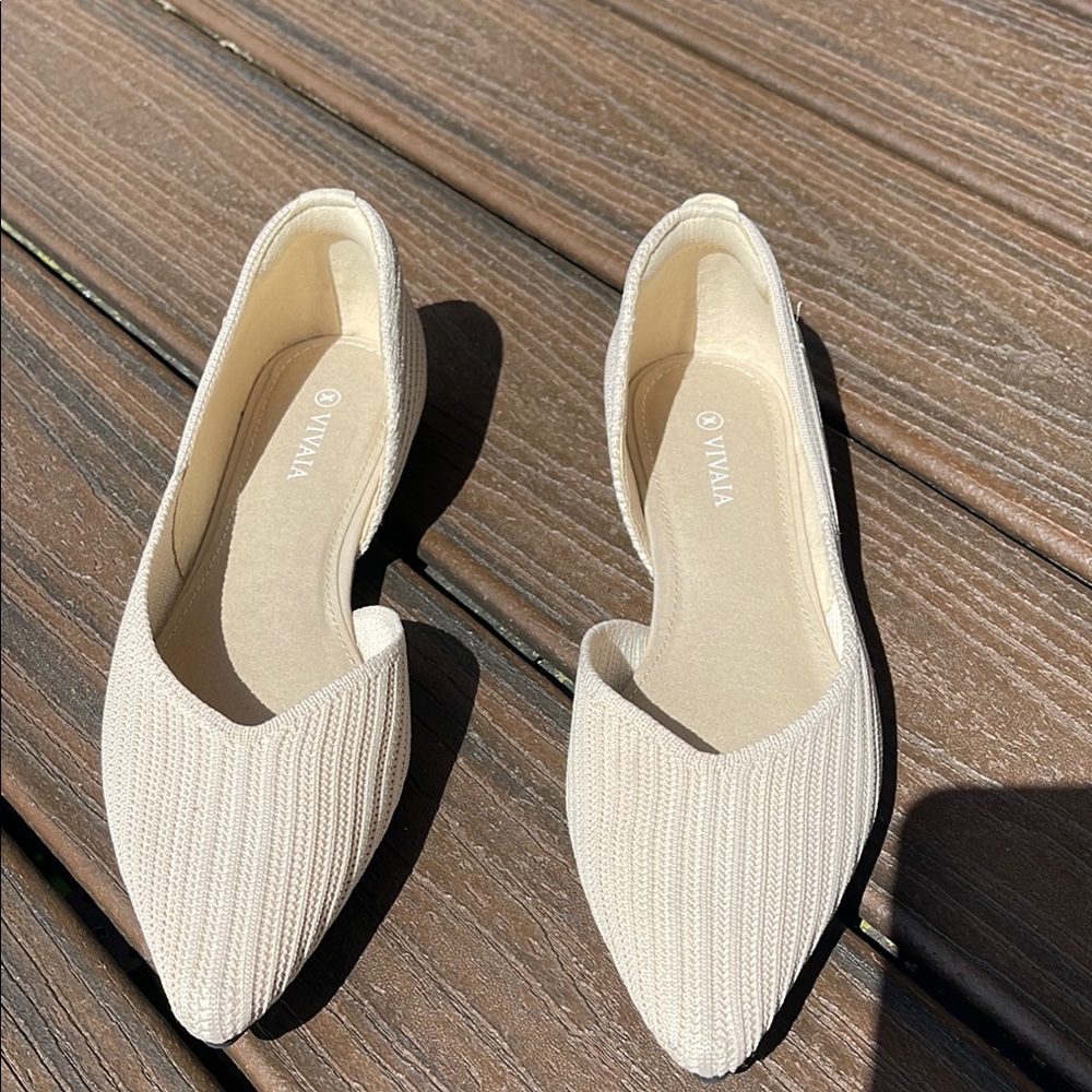 Viviana Cream Flats with Pointed Toe and Ribbed Texturenew - Picture 2 of 8